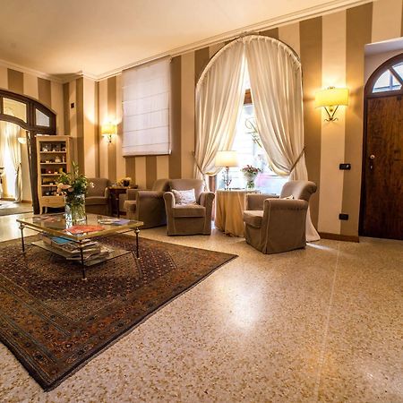 مبيت وإفطار ألبا Palazzo Finati المظهر الخارجي الصورة