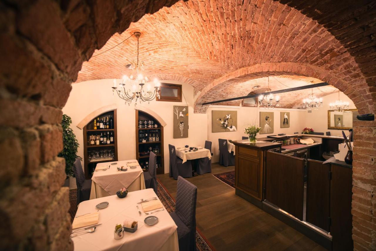 مبيت وإفطار ألبا Palazzo Finati المظهر الخارجي الصورة