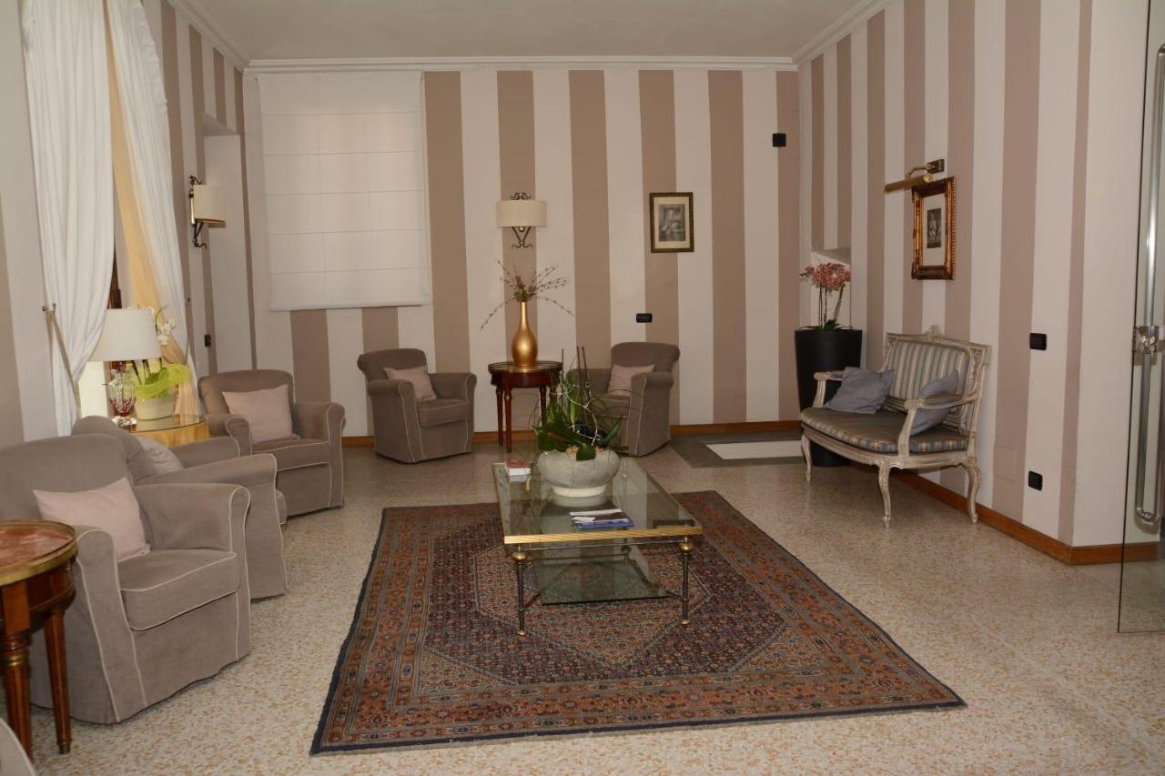 مبيت وإفطار ألبا Palazzo Finati المظهر الخارجي الصورة