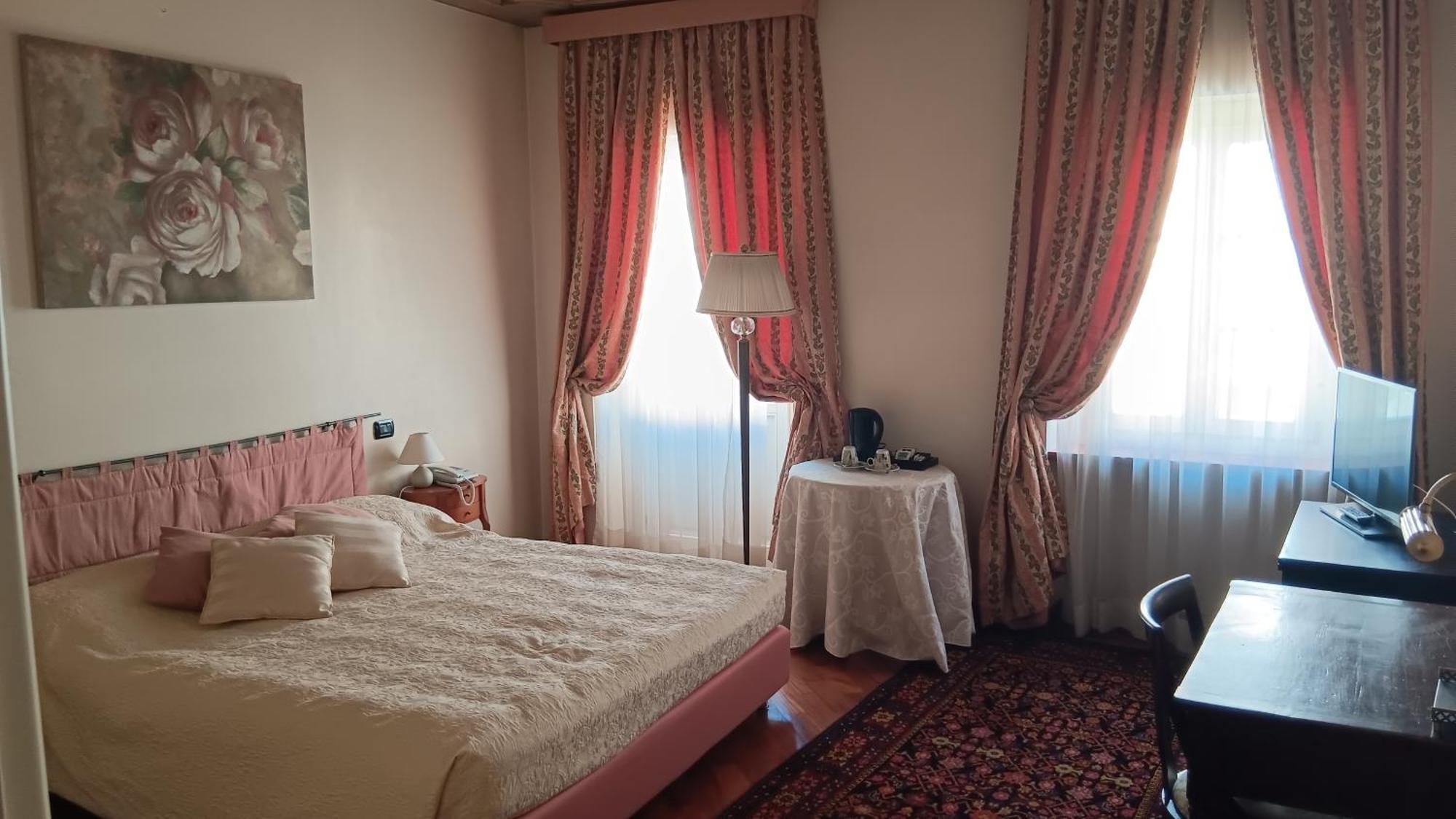 مبيت وإفطار ألبا Palazzo Finati المظهر الخارجي الصورة